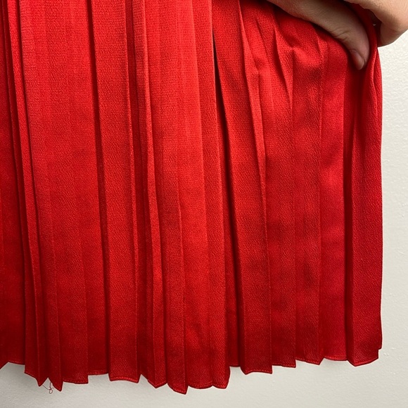 Banana Republic Pleated Midi Skirt in Red Flowing A-Line Silk Satin zip-up hip - Picture 9 of 9
